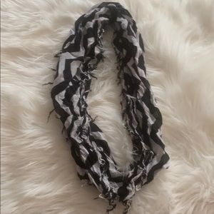 Black and white chevron scarf
